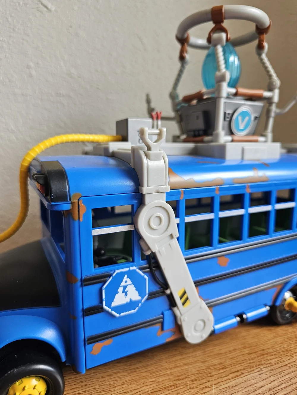 Fortnite Battle Bus 18 Inch Toy Vehicle No Ballon